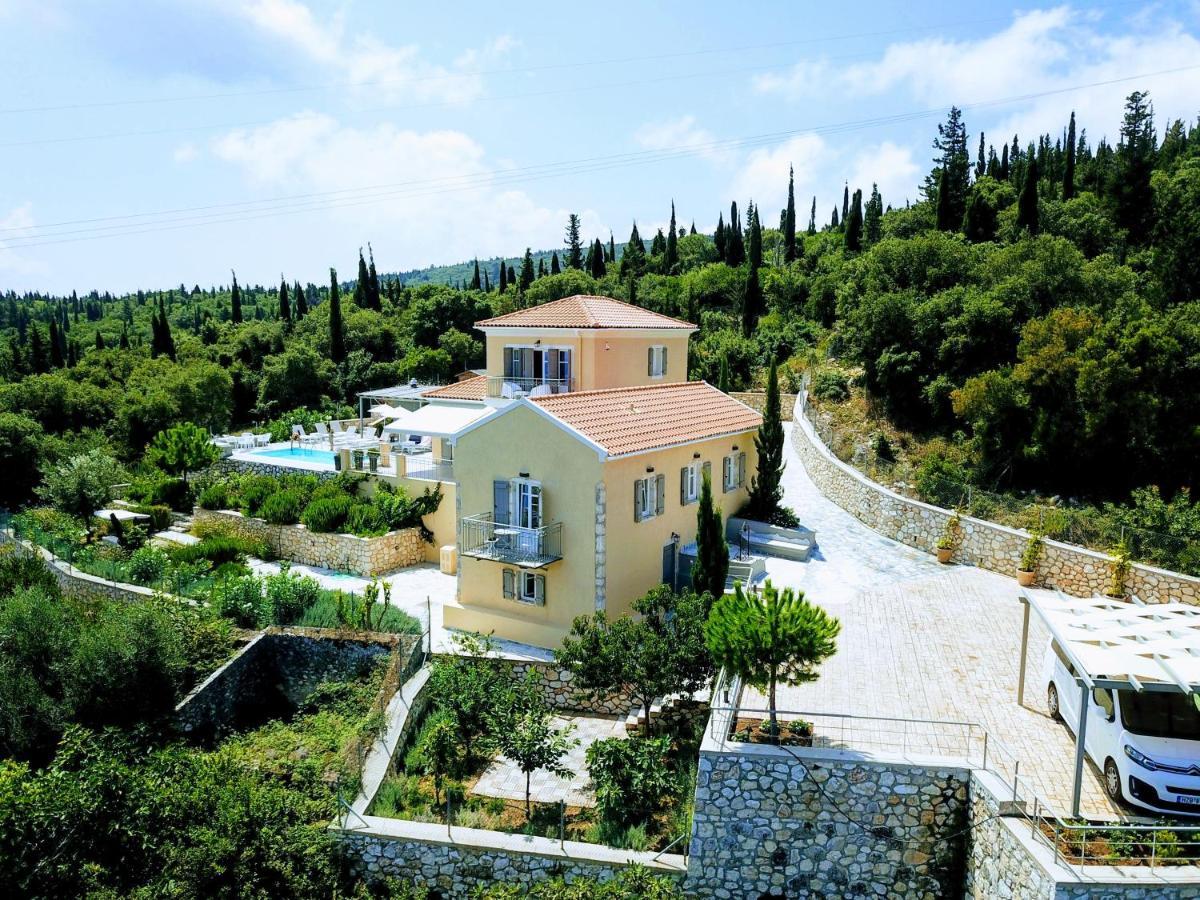 Villa Andromahi Фискардон Экстерьер фото