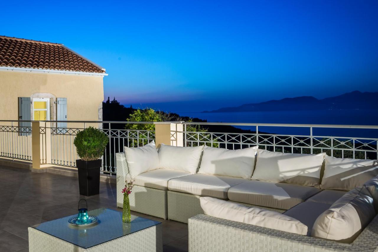 Villa Andromahi Фискардон Экстерьер фото